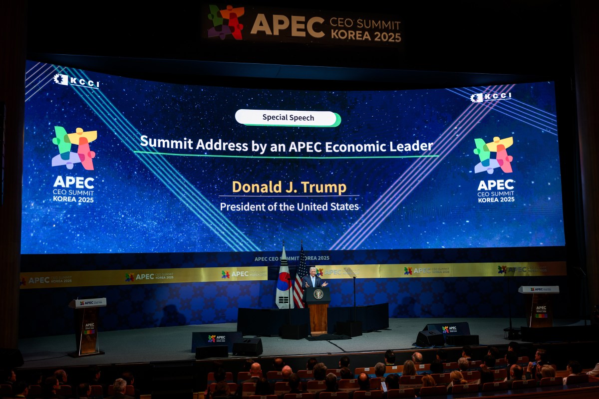 President Donald Trump delivers remarks at the APEC CEO’s luncheon at the Gyeongju Arts Center in Gyeongju, South Korea on Wednesday, October 29, 2025. (Official White House Photo by Daniel Torok)