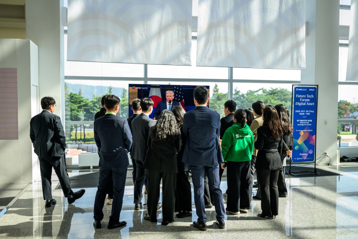 Crowds gather to watch President Donald Trump delivers remarks at the APEC CEO’s luncheon at the Gyeongju Arts Center in Gyeongju, South Korea on Wednesday, October 29, 2025. (Official White House Photo by Daniel Torok)