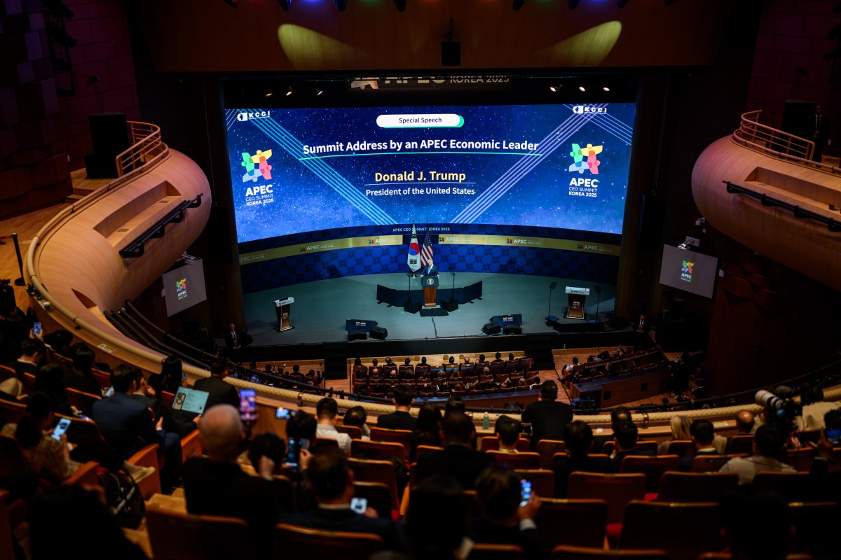 President Donald Trump delivers remarks at the APEC CEO’s luncheon at the Gyeongju Arts Center in Gyeongju, South Korea on Wednesday, October 29, 2025. (Official White House Photo by Daniel Torok)