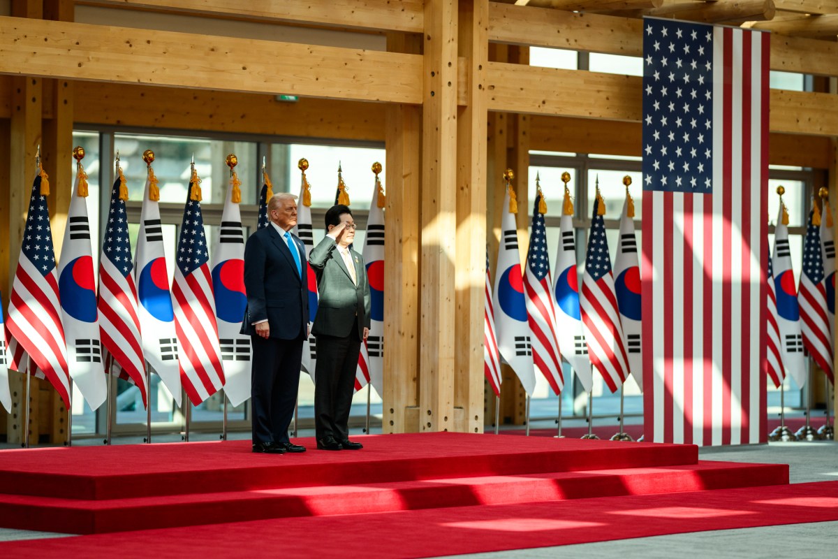 President Donald Trump participates in an arrival ceremony with President Lee Jae Myung of the Republic of Korea at the Gyeongju National Museum, South Korea on Wednesday, October 29, 2025. (Official White House Photo by Daniel Torok)