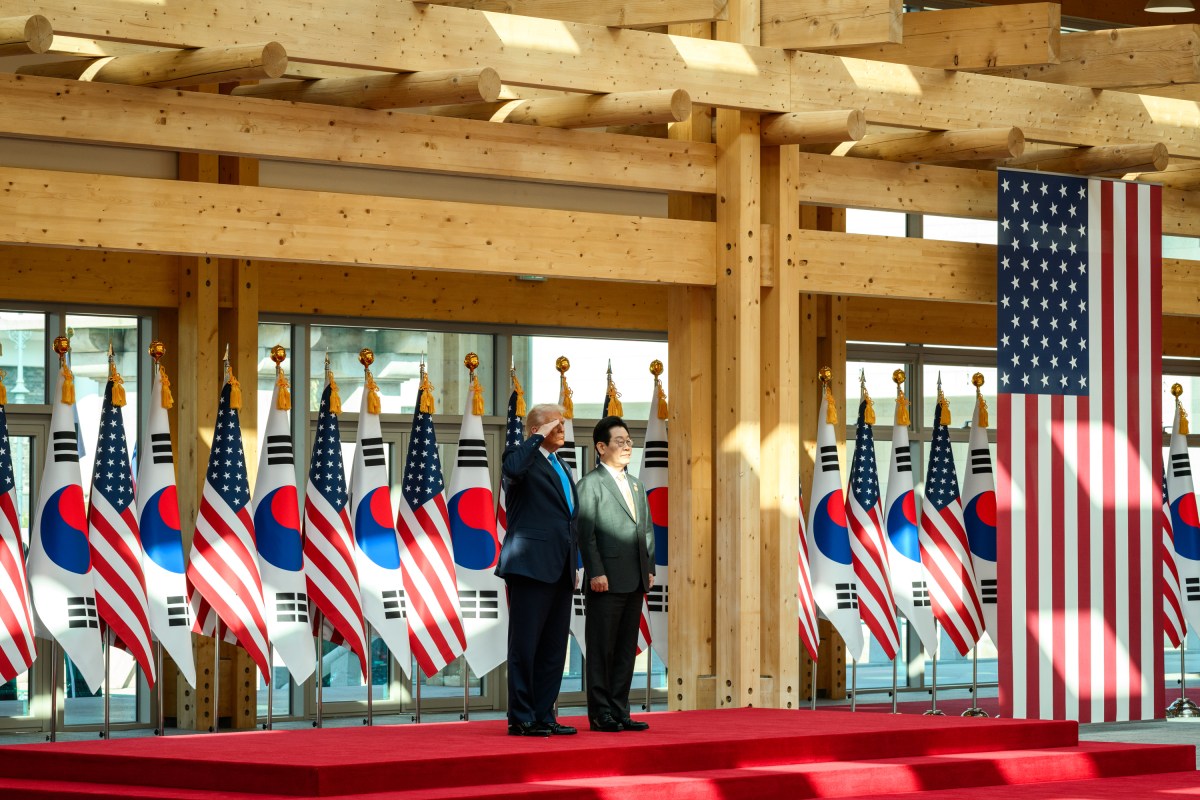 President Donald Trump participates in an arrival ceremony with President Lee Jae Myung of the Republic of Korea at the Gyeongju National Museum, South Korea on Wednesday, October 29, 2025. (Official White House Photo by Daniel Torok)