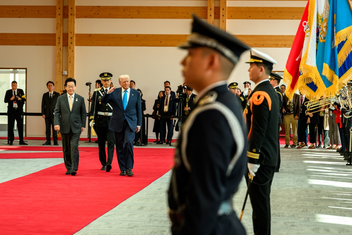 President Donald Trump participates in an arrival ceremony with President Lee Jae Myung of the Republic of Korea at the Gyeongju National Museum, South Korea on Wednesday, October 29, 2025. (Official White House Photo by Daniel Torok)