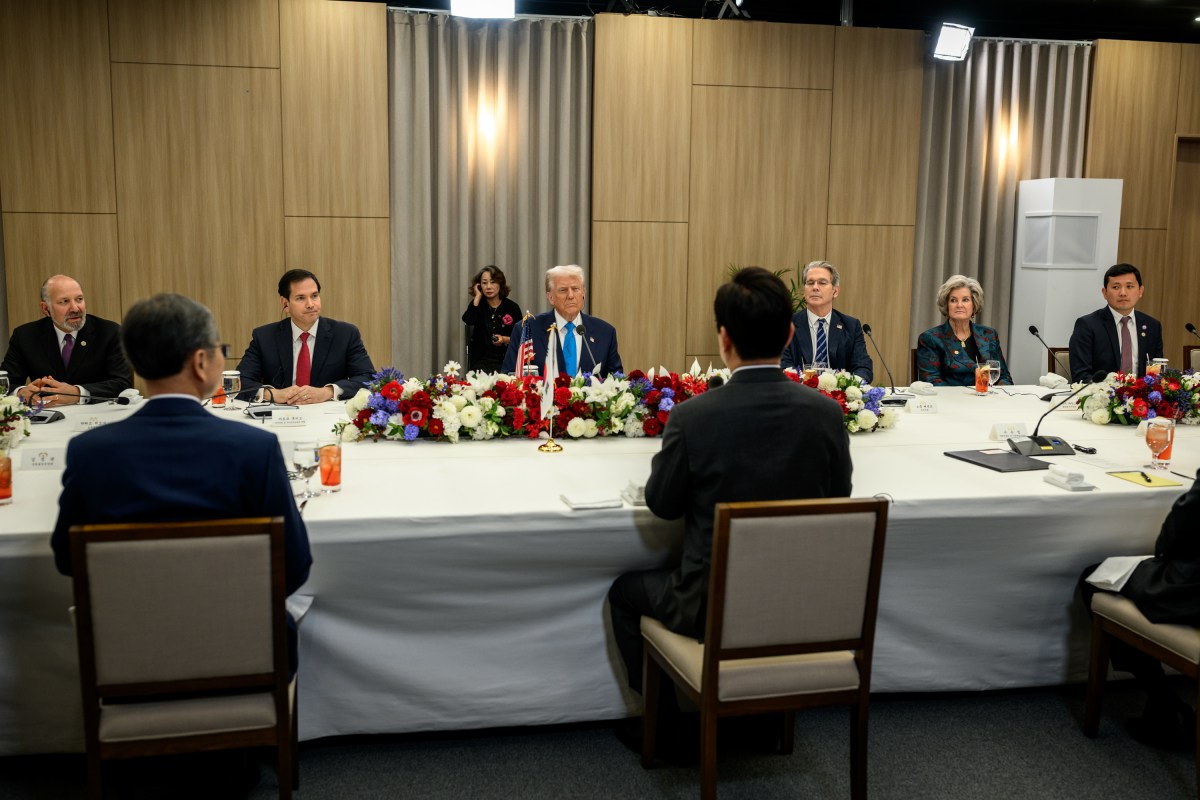 President Donald Trump participates in a working bilateral lunch meeting with ROK President Lee Jae Myung, Wednesday, October 29, 2025, at the Gyeongju National Museum in Gyeongju, South Korea. (Official White House Photo by Daniel Torok)