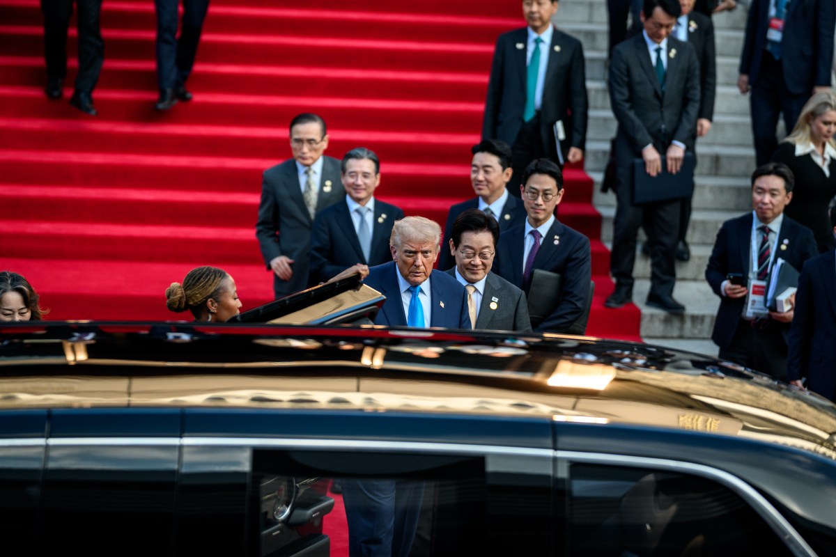 South Korean President Lee Jae Myung bids farewell to President Donald Trump as he departs the Gyeongju National Museum in Gyeongju, South Korea on Wednesday, October 29, 2025, en route the Hilton Hotel. (Official White House Photo by Daniel Torok)