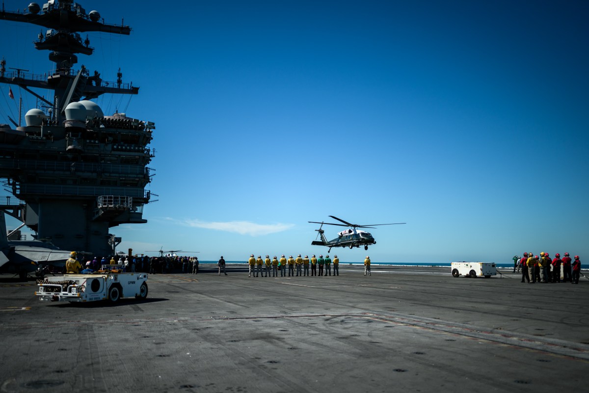 President Donald Trump and First Lady Melania Trump arrive on Marine One aboard the aircraft carrier USS George H.W. Bush, Sunday, October 5, 2025, in Norfolk, Virginia. (Official White House Photo by Daniel Torok)