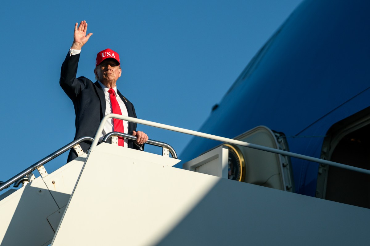 President Donald Trump and First Lady Melania Trump board Air Force One at Naval Station Norfolk Chambers Field in Norfolk, Virginia on Sunday, October 5, 2025, en route Joint Base Andrews, Maryland. (Official White House Photo by Daniel Torok)