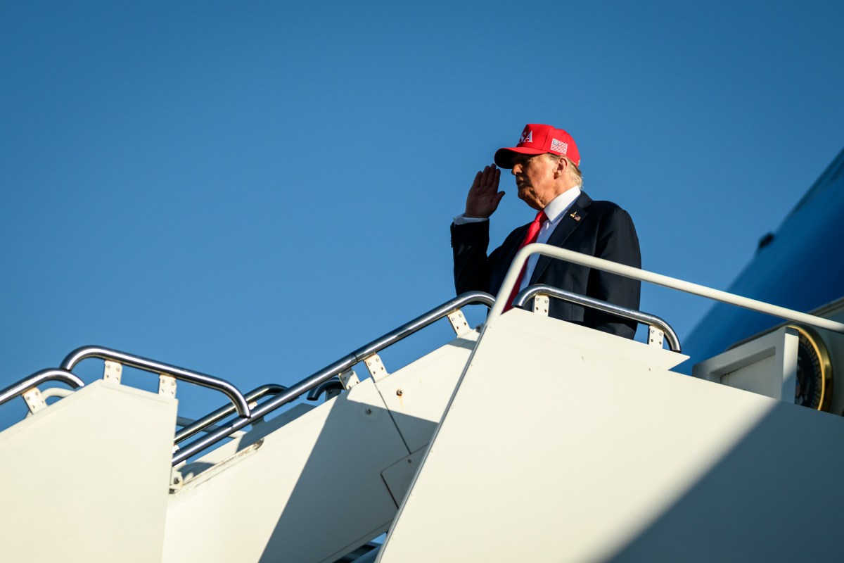 President Donald Trump and First Lady Melania Trump board Air Force One at Naval Station Norfolk Chambers Field in Norfolk, Virginia on Sunday, October 5, 2025, en route Joint Base Andrews, Maryland. (Official White House Photo by Daniel Torok)