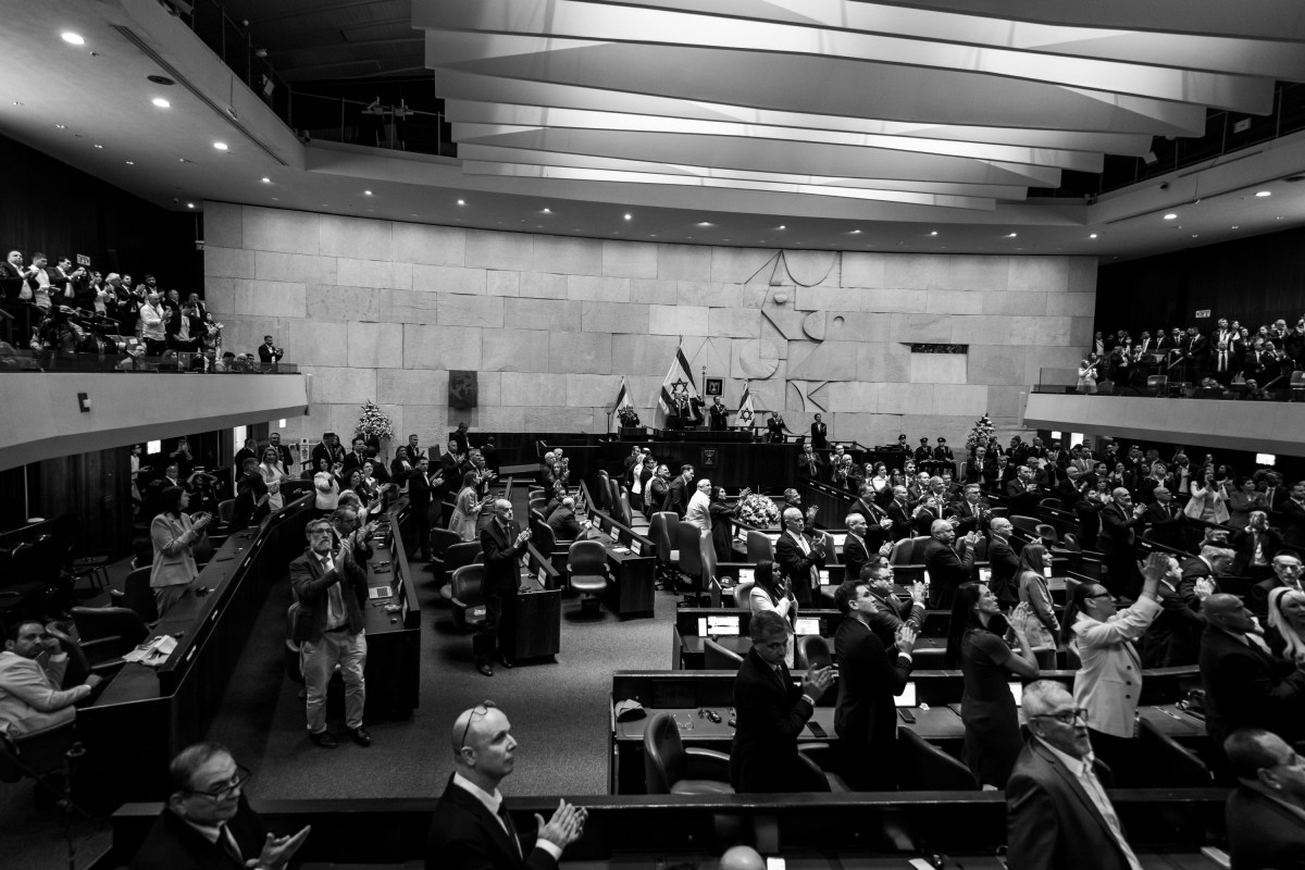 Israeli Prime Minister Benjamin Netanyahu welcomes President Donald Trump to the Knesset before his address, Monday, October 13, 2025, during a visit to Jerusalem to celebrate the U.S.-brokered ceasefire and hostage release agreement between Israel and Hamas. (Official White House Photo by Daniel Torok)