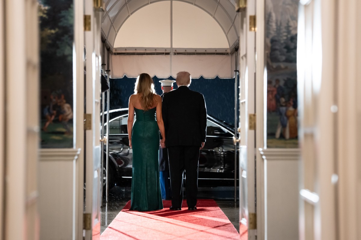 President Donald Trump and First Lady Melania Trump greet Crown Prince and Prime Minister Mohammed bin Salman Al Saud of Saudi Arabia, Tuesday, November 18, 2025, at the South Portico of the White House. (Official White House Photo by Andrea Hanks)
