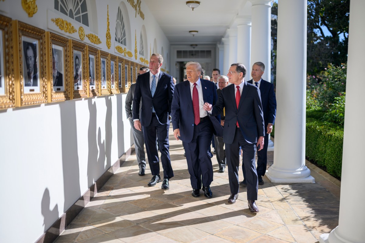 President Donald Trump walks along West Colonnade with republican senators following a  breakfast, Wednesday, November 5, 2025, hosted in the State Dining Room at the White House. (Official White House Photo by Daniel Torok)