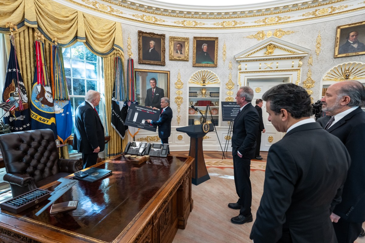 President Donald Trump makes an announcement on lowering drug prices in the Oval Office, Thursday, November 6, 2025. (Official White House Photo by Abe McNatt)