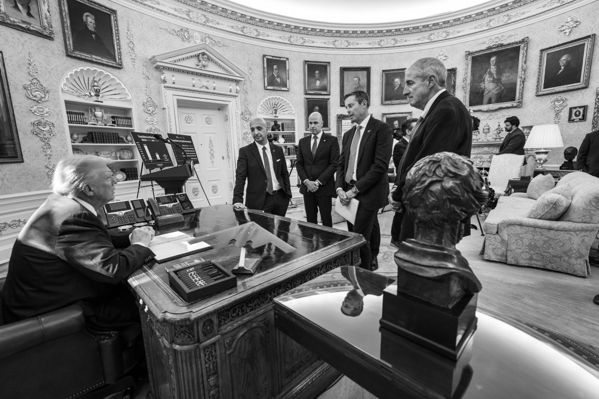 President Donald Trump speaks with pharmaceutical representatives before a press conference announcing the lowering of drug prices in the Oval Office, Thursday, November 6, 2025. (Official White House Photo by Abe McNatt)