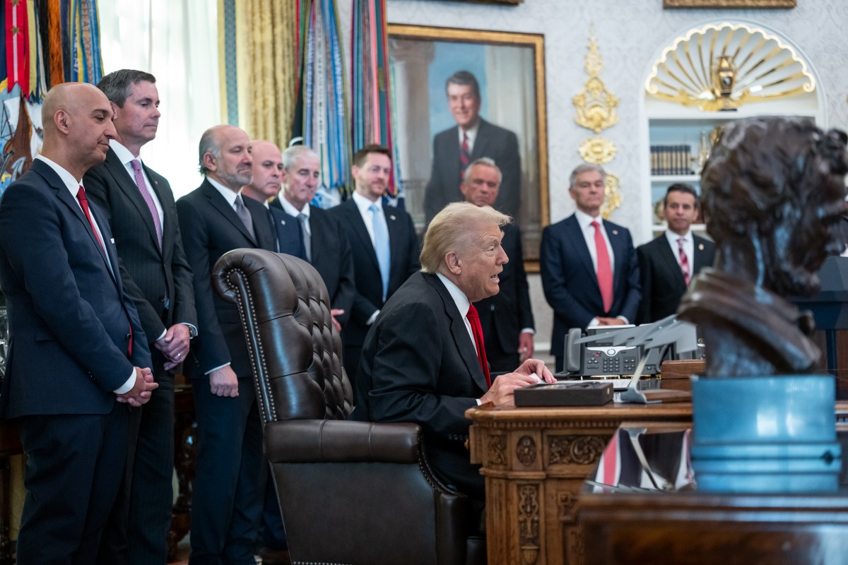 President Donald Trump makes an announcement on lowering drug prices alongside pharmaceutical representatives and Cabinet members in the Oval Office, Thursday, November 6, 2025. (Official White House Photo by Abe McNatt)