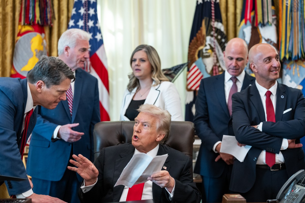 President Donald Trump makes an announcement on lowering drug prices alongside pharmaceutical representatives and Cabinet members in the Oval Office, Thursday, November 6, 2025. (Official White House Photo by Abe McNatt)