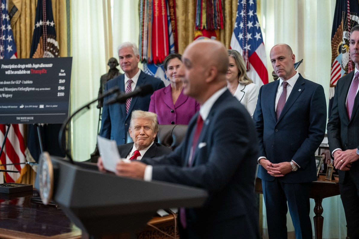 President Donald Trump makes an announcement on lowering drug prices alongside pharmaceutical representatives and Cabinet members in the Oval Office, Thursday, November 6, 2025. (Official White House Photo by Abe McNatt)