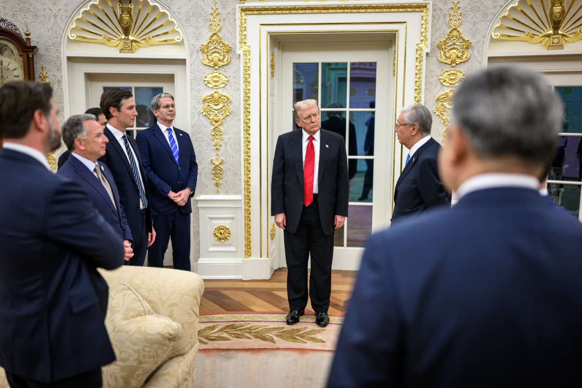 President Donald Trump meets with President of the Republic of Kazakhstan Kassym-Jomart Tokayev in the Oval Office before a dinner with other C5 Central Asian leaders, Thursday, November 6, 2025. (Official White House Photo by Daniel Torok)