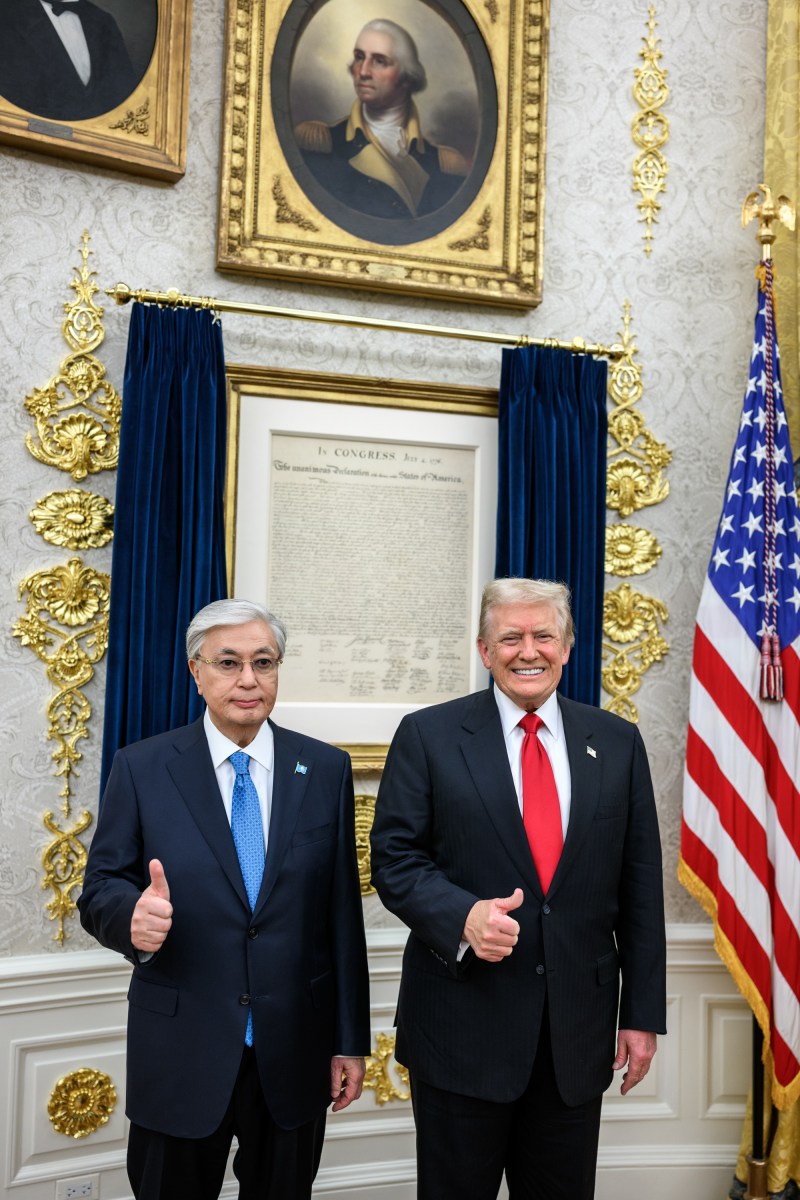 President Donald Trump meets with President of the Republic of Kazakhstan Kassym-Jomart Tokayev in the Oval Office before a dinner with other C5 Central Asian leaders, Thursday, November 6, 2025. (Official White House Photo by Daniel Torok)
