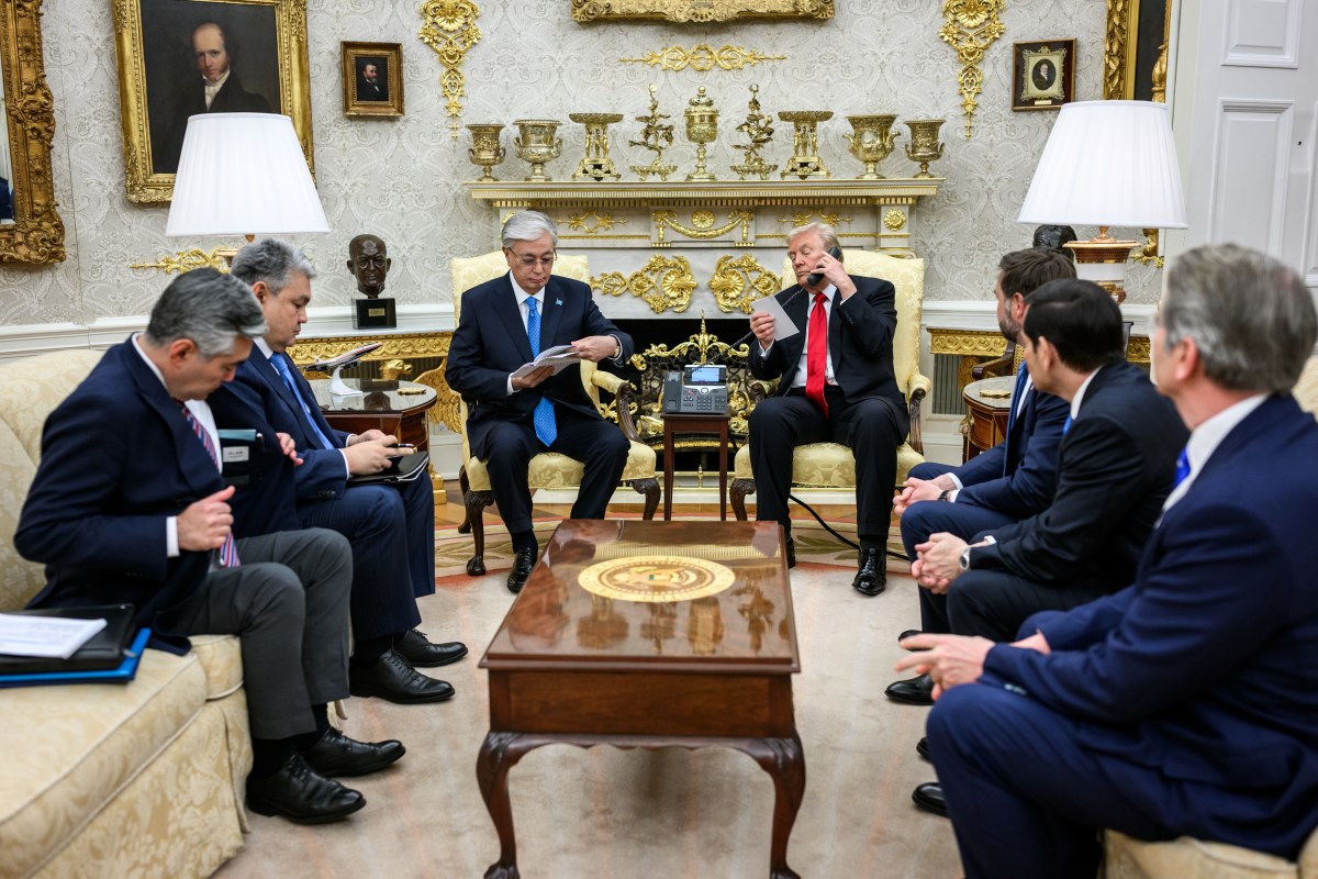 President Donald Trump meets with President of the Republic of Kazakhstan Kassym-Jomart Tokayev in the Oval Office before a dinner with other C5 Central Asian leaders, Thursday, November 6, 2025. (Official White House Photo by Daniel Torok)