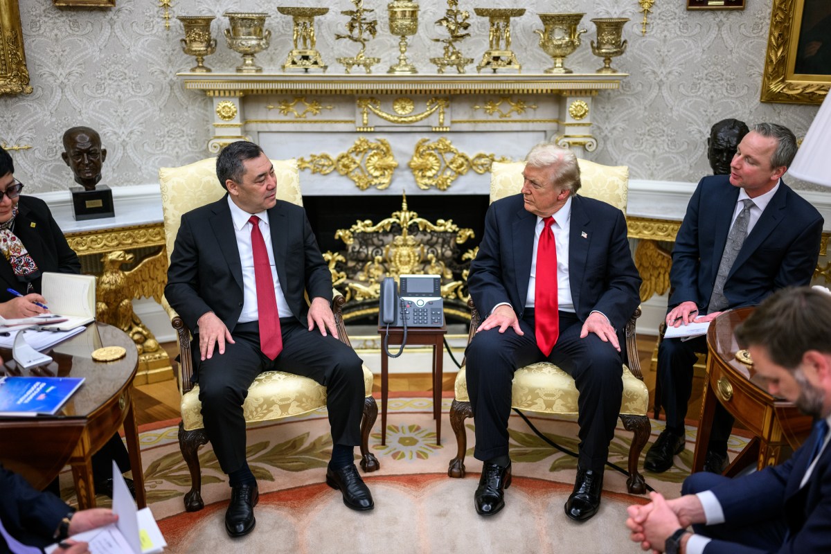 President Donald Trump meets with the President of the Kyrgyzstan Republic Sadyr Nurgojo uulu Japarov in the Oval Office before a dinner with other C5 Central Asian leaders, Thursday, November 6, 2025. (Official White House Photo by Daniel Torok)
