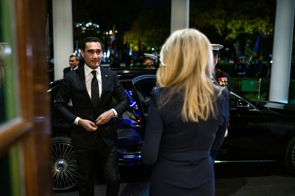The President of the Republic of Turkmenistan Serdar Gurbangulyýewiç Berdimuhamedow is greeted at the West Wing Lobby by Chief of Protocol Monica Crowley before a dinner with President Donald Trump and other C5 Central Asian leaders, Thursday, November 6, 2025. (Official White House Photo by Molly Riley)