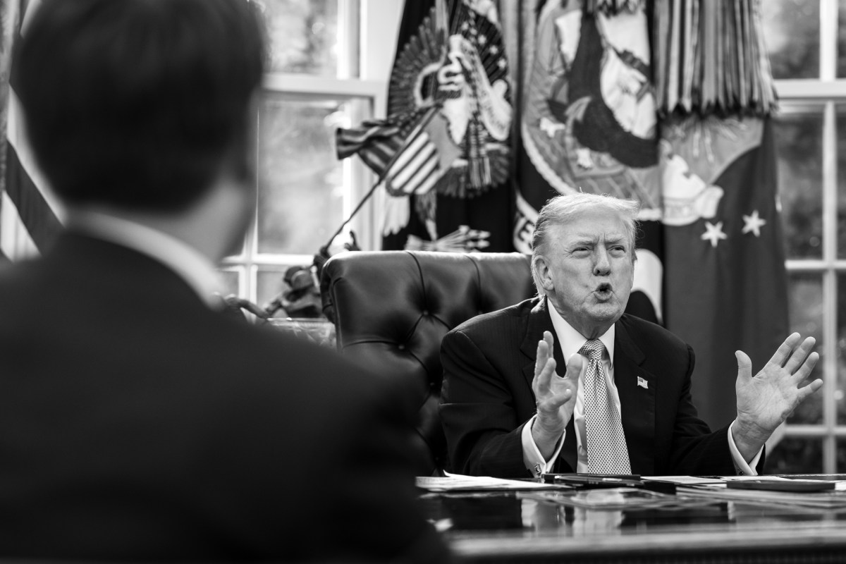 President Donald Trump meets with Vice President JD Vance, Secretary of War Pete Hegseth, and Secretary of State Marco Rubio before the arrival of Prime Minister Viktor Orban of Hungary, Friday, November 7, 2025. (Official White House Photo by Daniel Torok)
