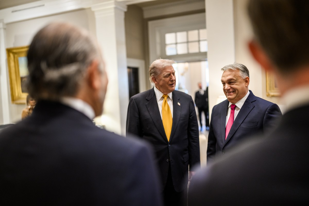 President Donald Trump introduces Hungarian Prime Minister Viktor Orban to members of the U.S. delegation in the West Wing Lobby of the White House, Friday, November 7, 2025. (Official White House Photo by Daniel Torok)