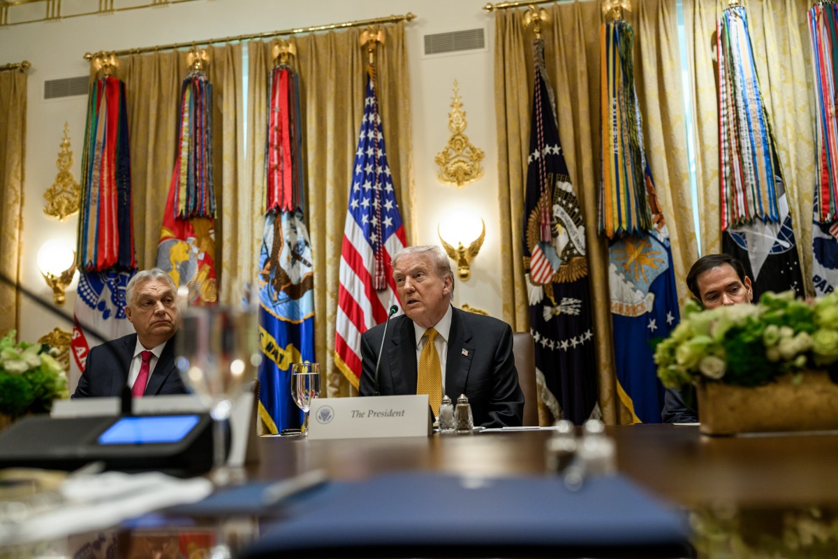 President Donald Trump hosts a bilateral lunch meeting with Hungarian Prime Minister Viktor Orban in the Cabinet Room, Friday, November 7, 2025. (Official White House Photo by Daniel Torok)