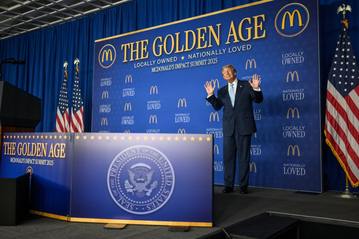 President Donald Trump arrives on stage to deliver remarks at the McDonald’s Impact Summit, Monday, November 17, 2025, at the Westin D.C. in Washington, D.C. (Official White House Photo by Daniel Torok)