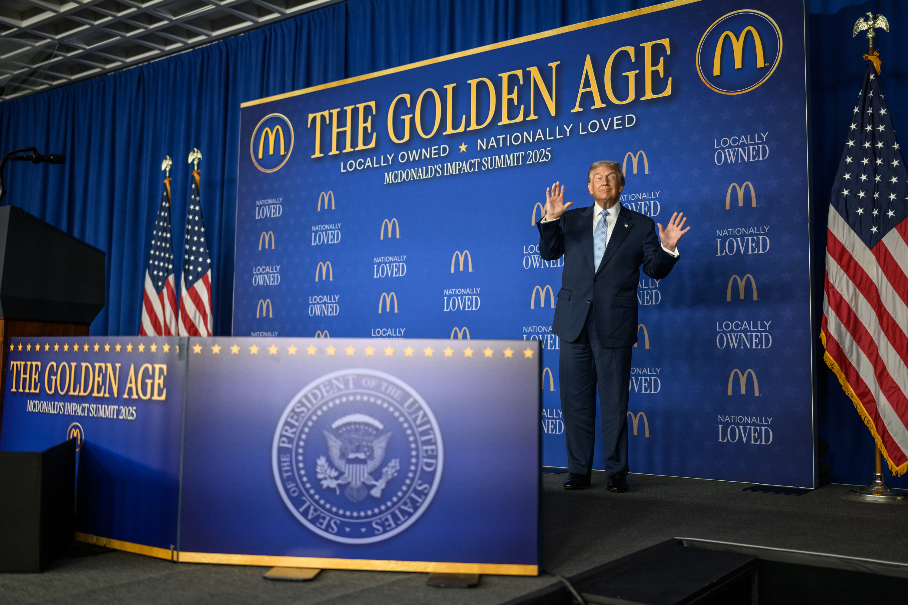 TRUMPロングスプリング President Donald Trump delivers remarks at the McDonald's Impact
