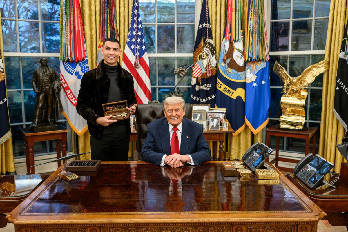 President Donald Trump meets with Cristiano Ronaldo in the Oval Office, Tuesday, November 18, 2025. (Official White House Photo by Daniel Torok)