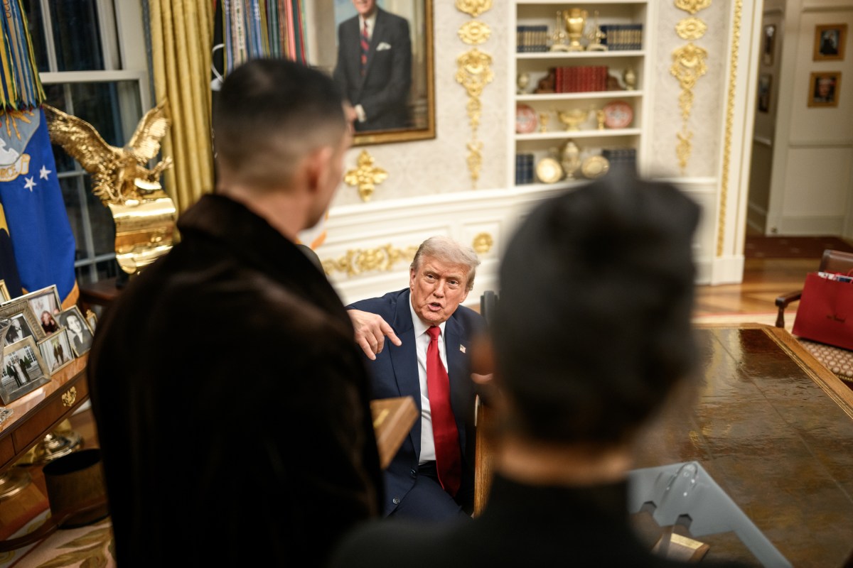 President Donald Trump meets with Cristiano Ronaldo and Georgina Rodríguez in the Oval Office, Tuesday, November 18, 2025. (Official White House Photo by Daniel Torok)
