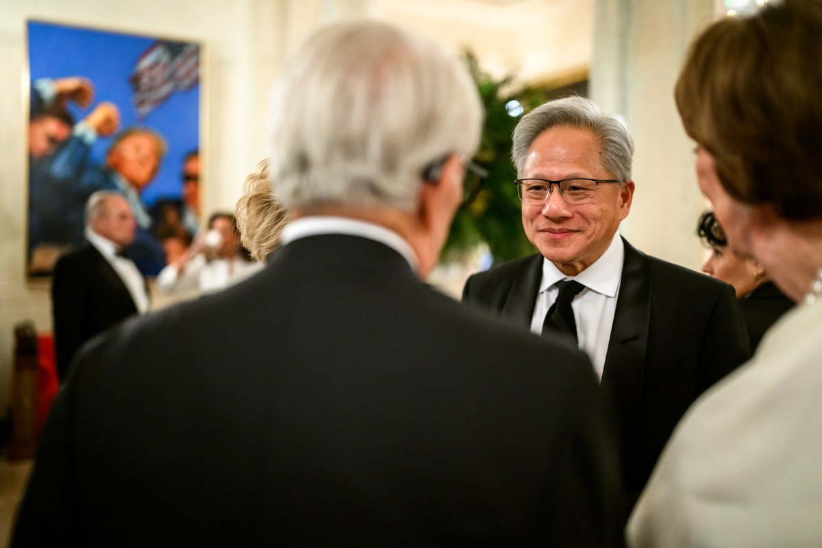 Guests arrive for a dinner for Crown Prince and Prime Minister Mohammed bin Salman Al Saud of Saudi Arabia, Tuesday, November 18, 2025, at the White House. (Official White House Photo by Daniel Torok)
