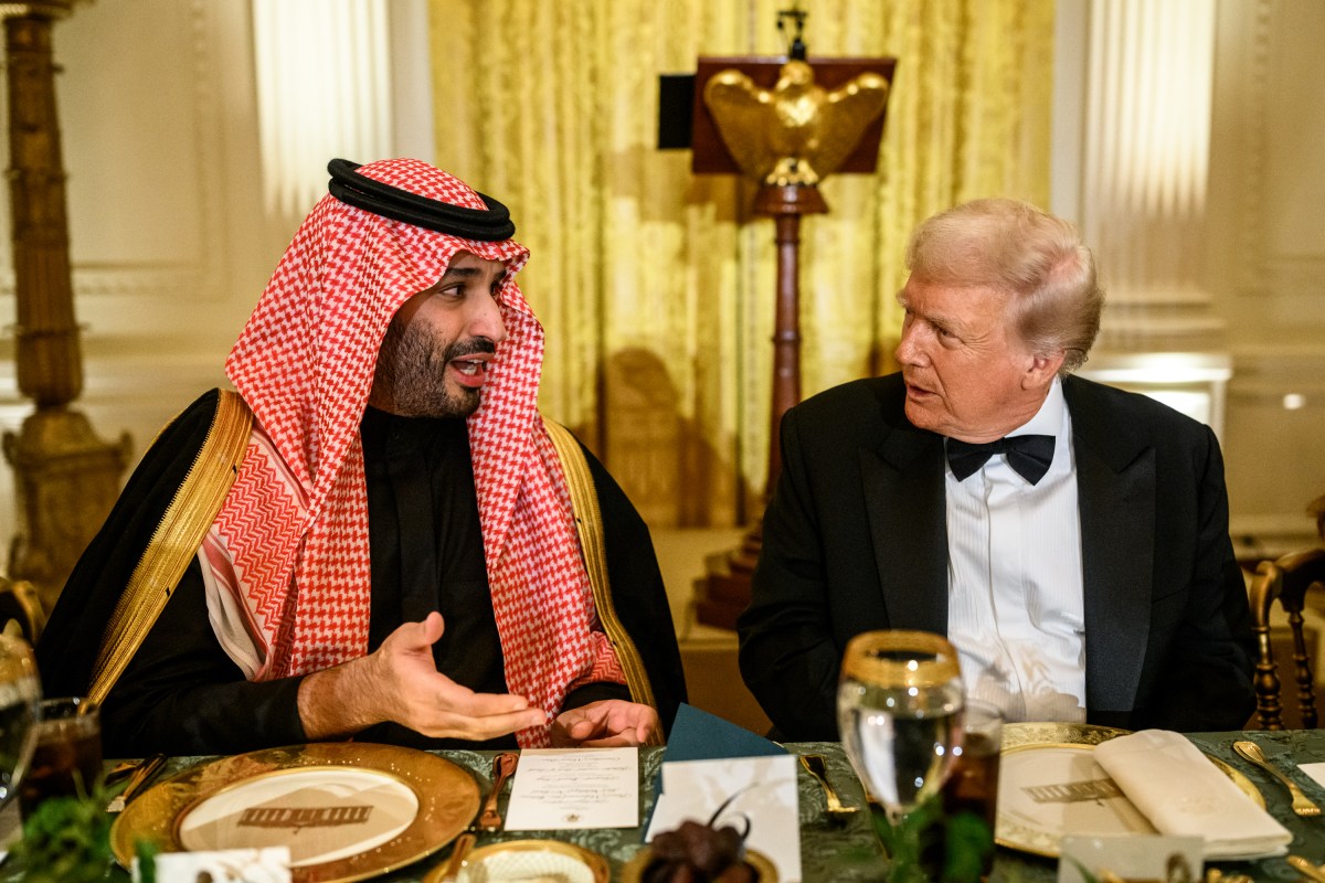 President Donald Trump and First Lady Melania Trump host a dinner for Crown Prince and Prime Minister Mohammed bin Salman Al Saud of Saudi Arabia, Tuesday, November 18, 2025, in the East Room of the White House. (Official White House Photo by Daniel Torok)