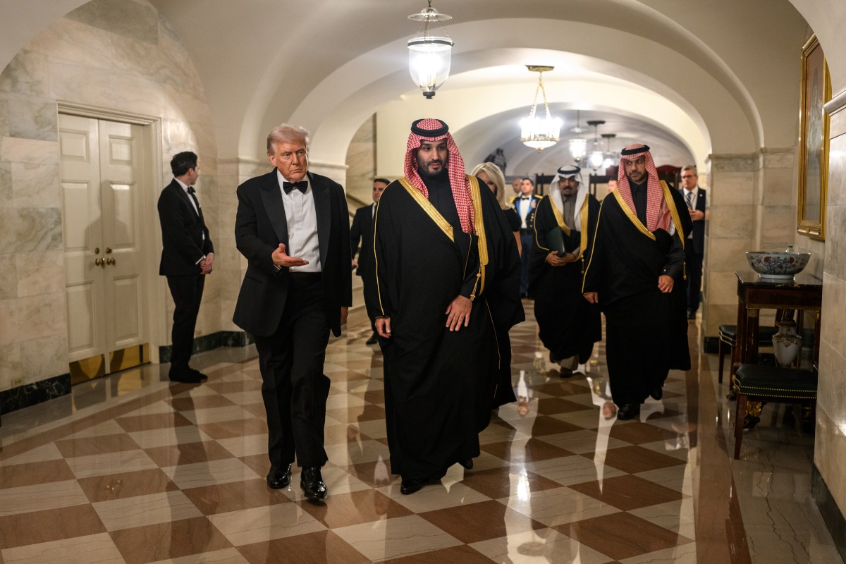 President Donald Trump bids farewell to Crown Prince and Prime Minister Mohammed bin Salman Al Saud of Saudi Arabia after a dinner in the Prince’s honor, Tuesday, November 18, 2025, at the South Portico of the White House. (Official White House Photo by Daniel Torok)