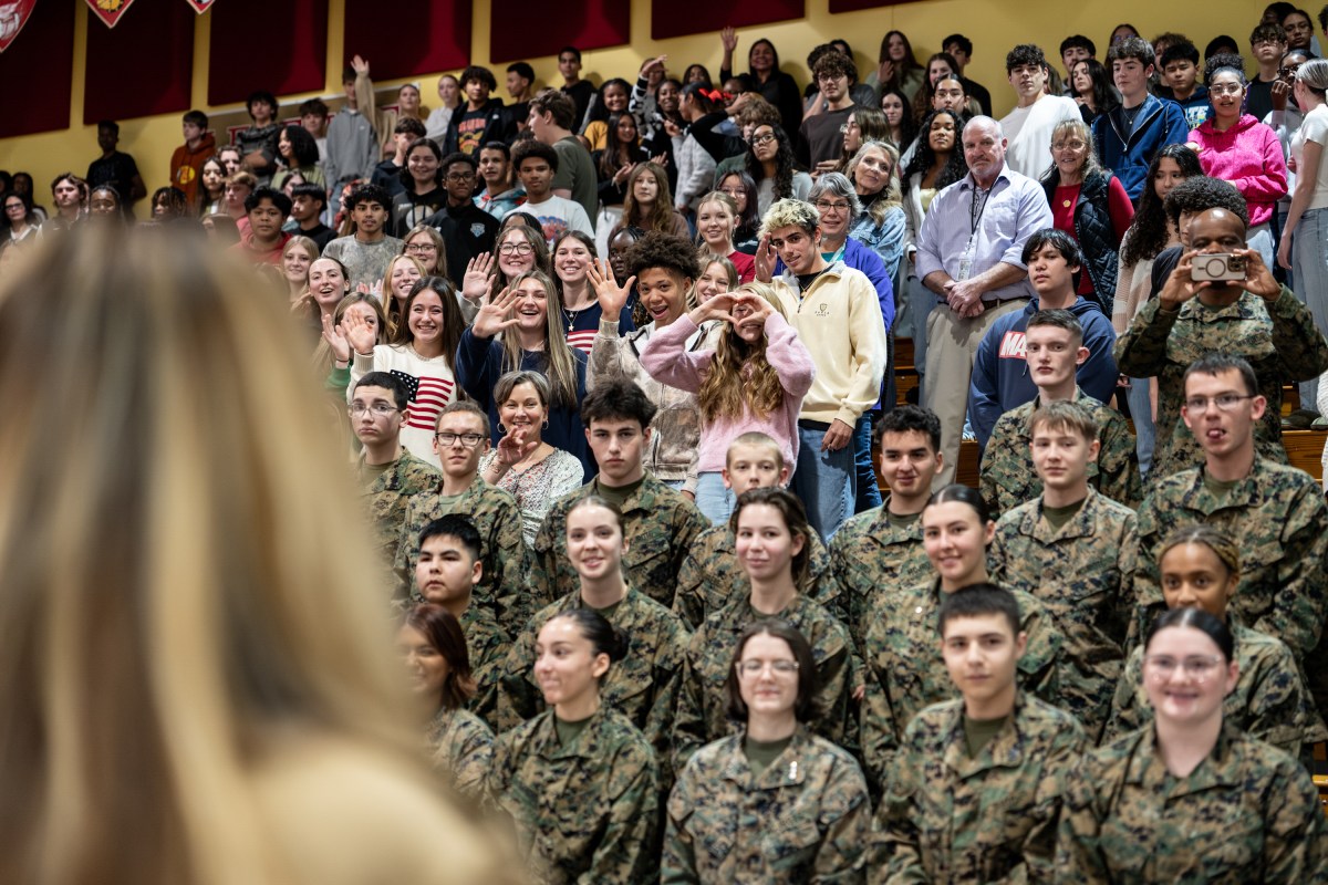 First Lady Melania Trump and Second Lady Usha Vance spend time with military members and their families to show appreciation for those who serve this holiday season at Camp Lejeune, NC and MCAS New, River, NC, Wednesday, November 19, 2025.  (Official White House Photo by Andrea Hanks)