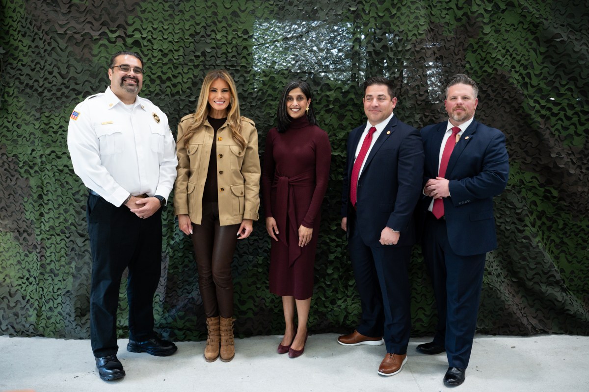 First Lady Melania Trump and Second Lady Usha Vance spend time with military members and their families to show appreciation for those who serve this holiday season at Camp Lejeune, NC and MCAS New, River, NC, Wednesday, November 19, 2025.  (Official White House Photo by Andrea Hanks)