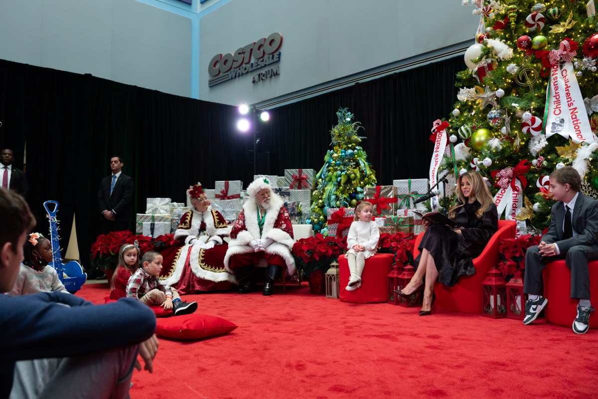 First Lady Melania Trump reads the Christmas story “How Does Santa Go Down the Chimney”, by Mac Barnett, to children who are patients at the Children’s National Medical Center in Washington, D.C. on Friday, December 5, 2025. (Official White House Photo by Andrea Hanks)