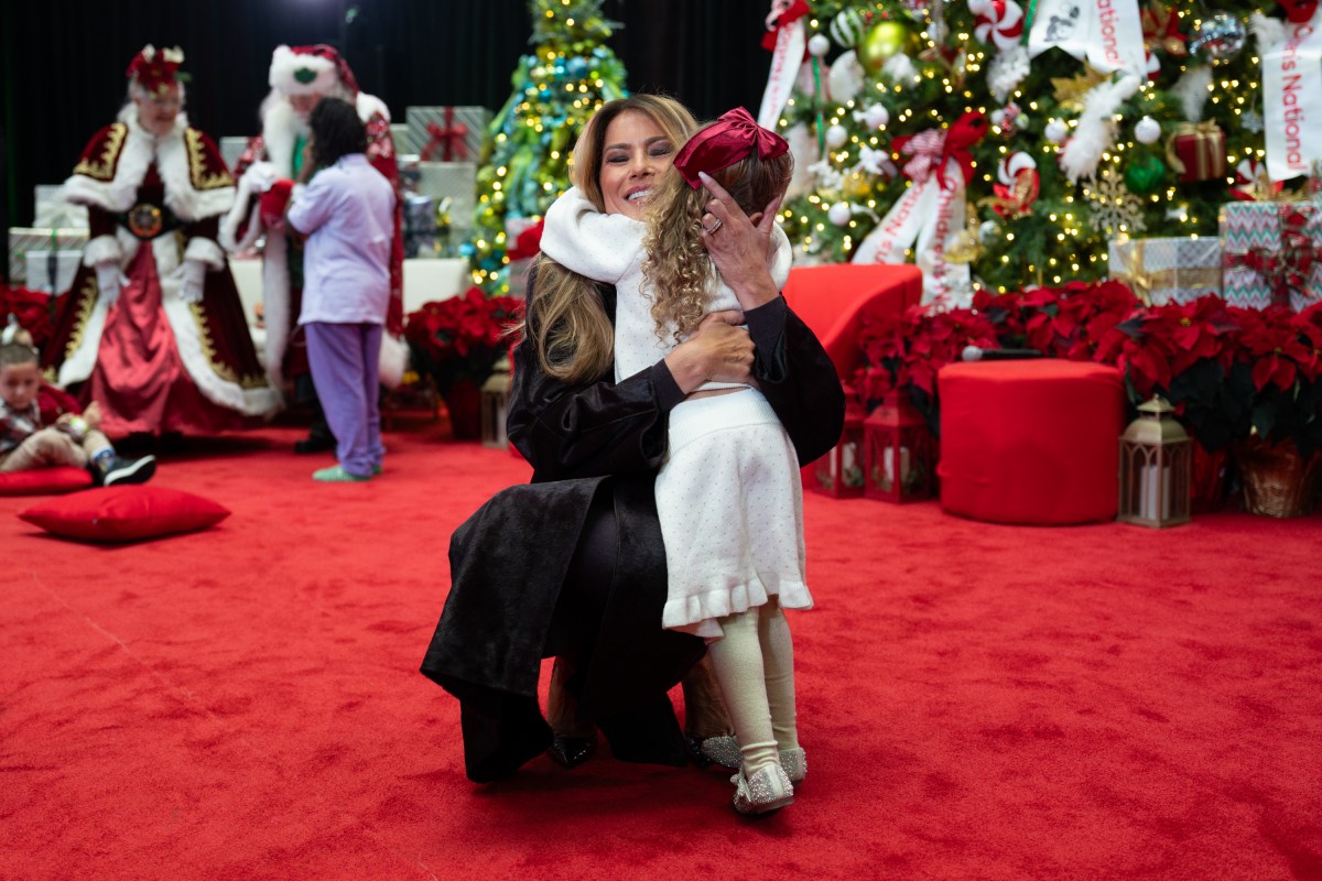 First Lady Melania Trump reads the Christmas story “How Does Santa Go Down the Chimney”, by Mac Barnett, to children who are patients at the Children’s National Medical Center in Washington, D.C. on Friday, December 5, 2025. (Official White House Photo by Andrea Hanks)