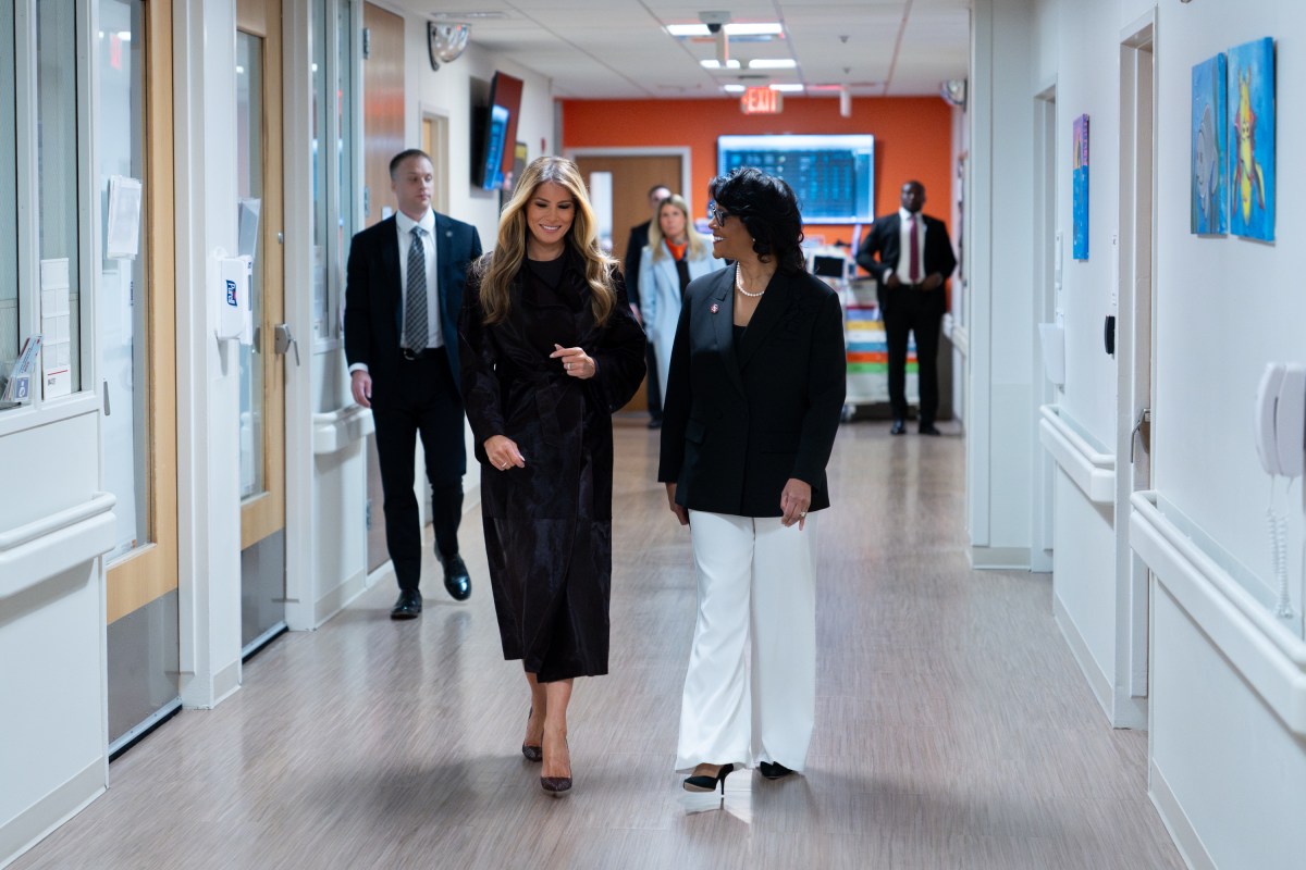 First Lady Melania Trump visits patients and their families at the Children’s National Medical Center in Washington, D.C. on Friday, December 5, 2025. (Official White House Photo by Andrea Hanks)