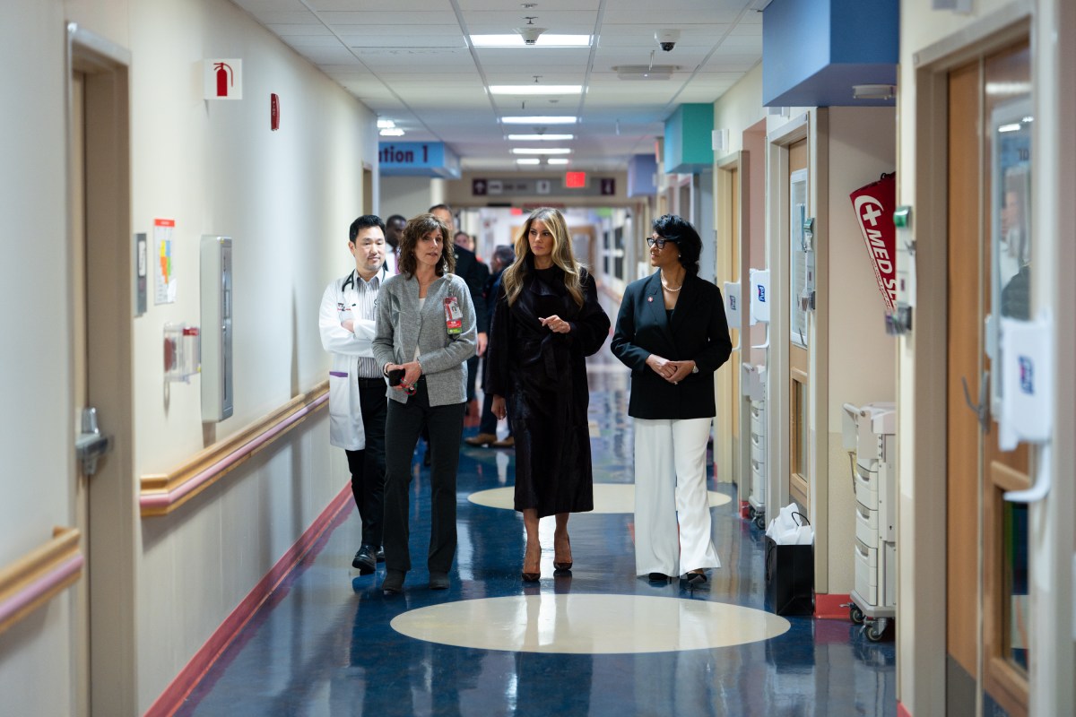 First Lady Melania Trump visits patients and their families at the Children’s National Medical Center in Washington, D.C. on Friday, December 5, 2025. (Official White House Photo by Andrea Hanks)