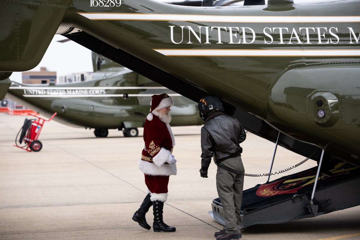 First Lady Melania Trump departs Joint Base Anacostia-Bolling to participate in a Toys for Tots event at Marine Corps Air Facility Quantico, Monday, December 8, 2025. (Official White House photo by Andrea Hanks)