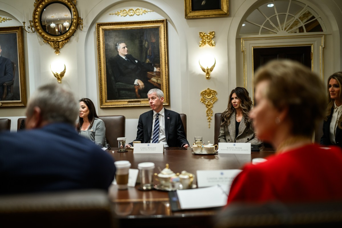President Donald Trump holds a cabinet meeting, Tuesday, December 2, 2025, in the Cabinet Room of the White House. (Official White House Photo by Daniel Torok)