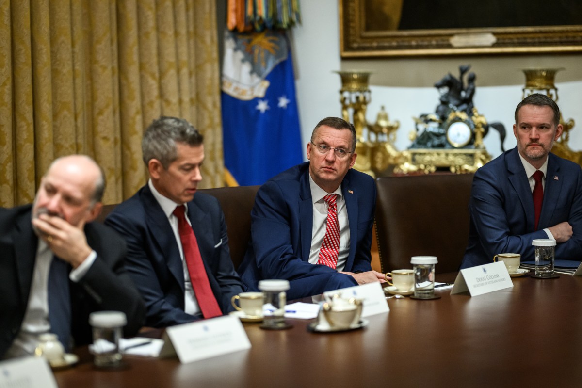 President Donald Trump holds a cabinet meeting, Tuesday, December 2, 2025, in the Cabinet Room of the White House. (Official White House Photo by Daniel Torok)