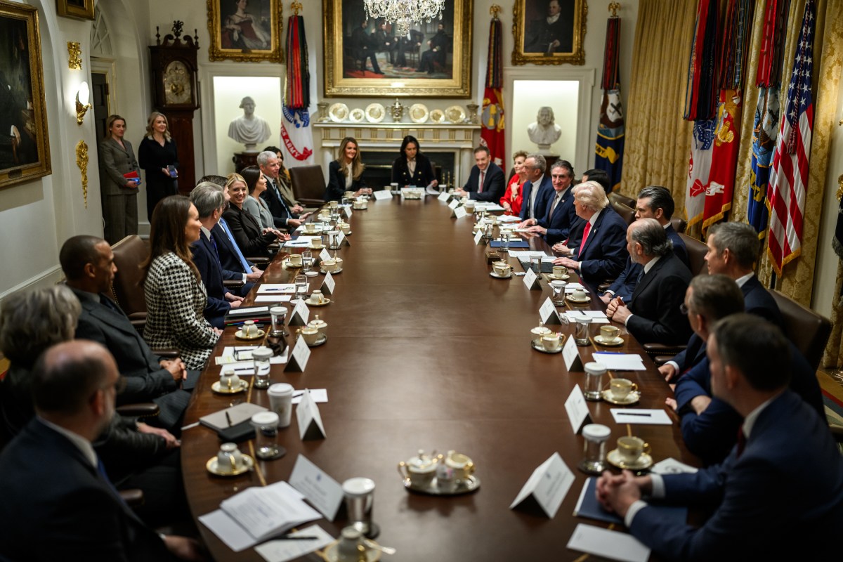 President Donald Trump holds a cabinet meeting, Tuesday, December 2, 2025, in the Cabinet Room of the White House. (Official White House Photo by Daniel Torok)