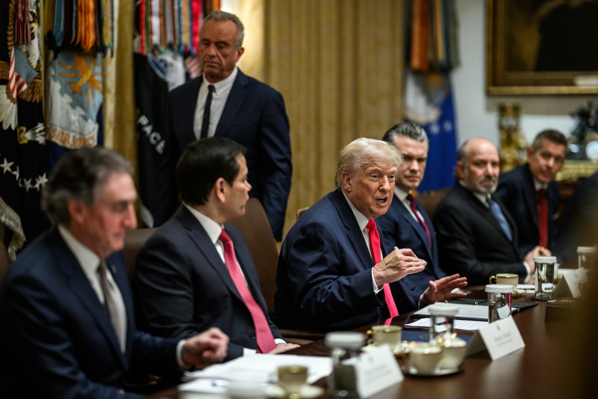 President Donald Trump holds a cabinet meeting, Tuesday, December 2, 2025, in the Cabinet Room of the White House. (Official White House Photo by Daniel Torok)
