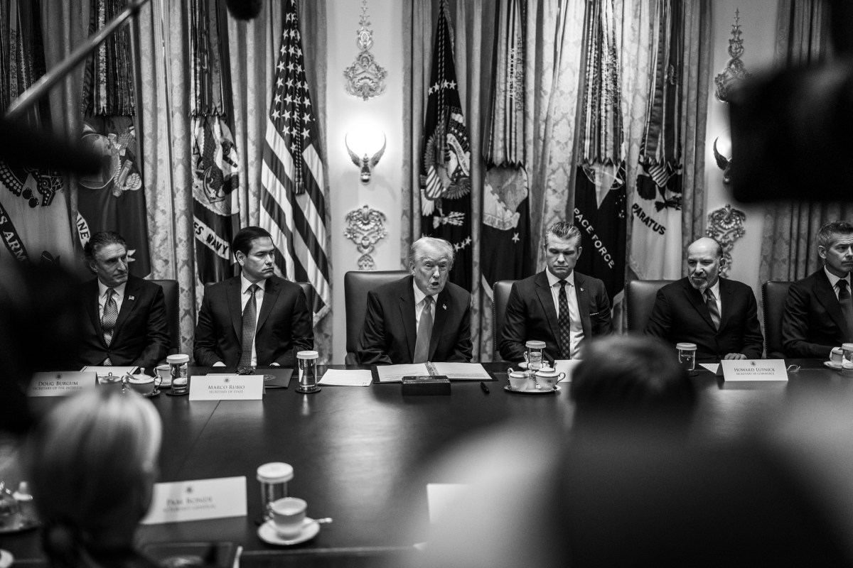 President Donald Trump holds a cabinet meeting, Tuesday, December 2, 2025, in the Cabinet Room of the White House. (Official White House Photo by Daniel Torok)