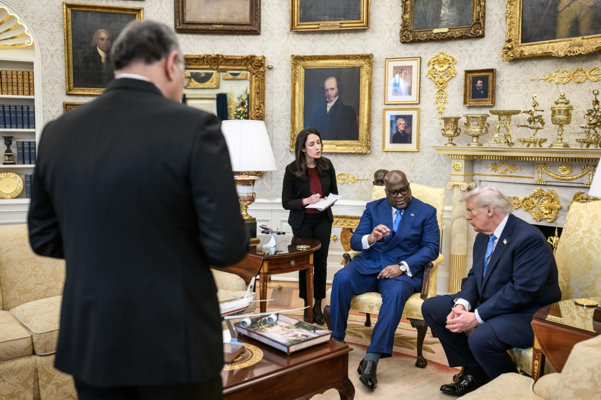 President Donald Trump meets with President Paul Kagame of the Republic of Rwanda and President Felix Tshisekedi of the Democratic Republic of the Congo, Thursday, December 4, 2025, in the Oval Office. (Official White House Photo by Daniel Torok)