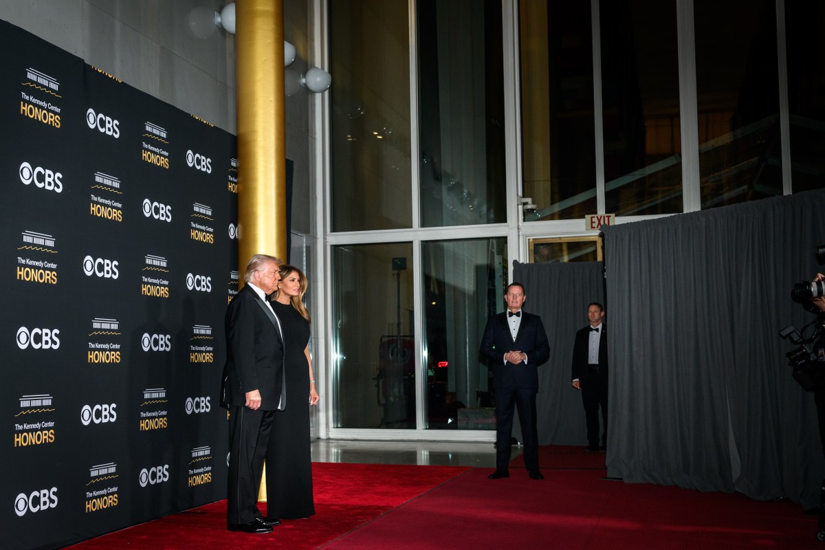 President Donald Trump and First Lady Melania Trump arrive on the red carpet to the Kennedy Center to attend the Kennedy Center Honors in Washington, D.C., Sunday, December 7, 2025. (Official White House Photo by Daniel Torok)