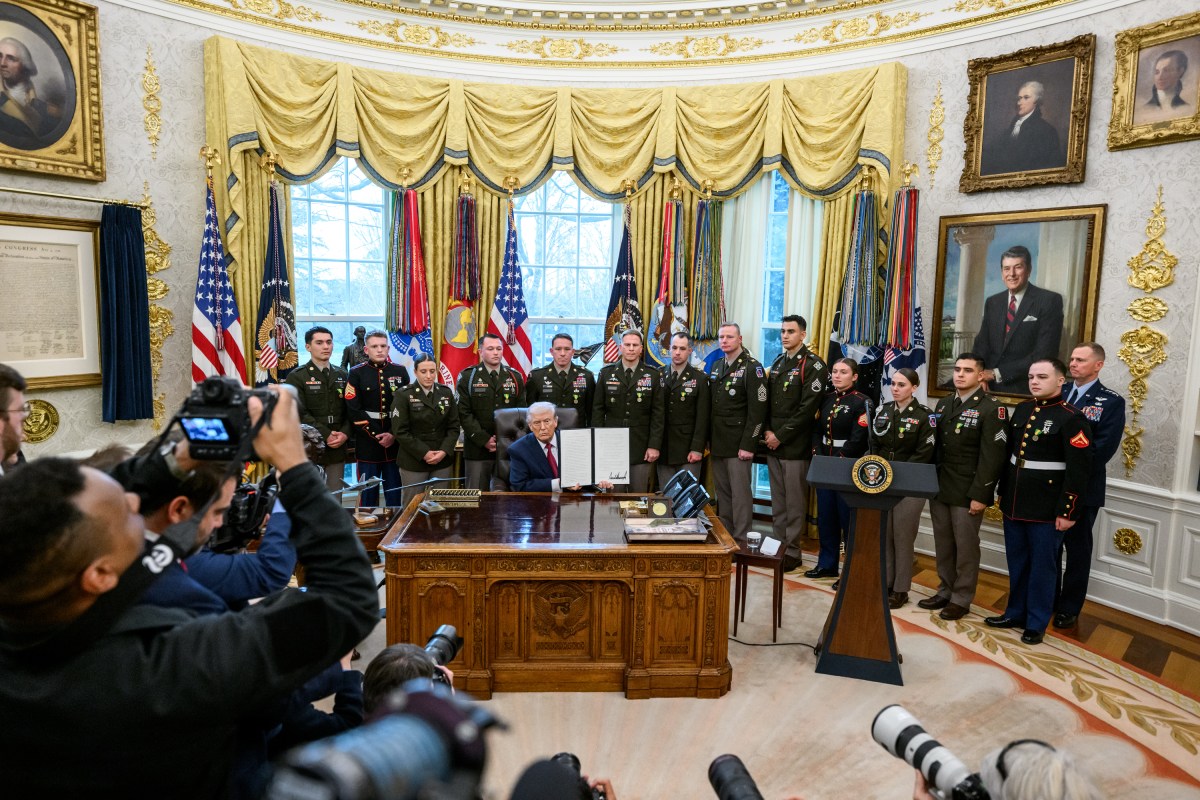 President Donald Trump participates in a Mexican Border Defense Medal presentation, Monday, December 15, 2025, in the Oval Office. (Official White House Photo by Daniel Torok)
