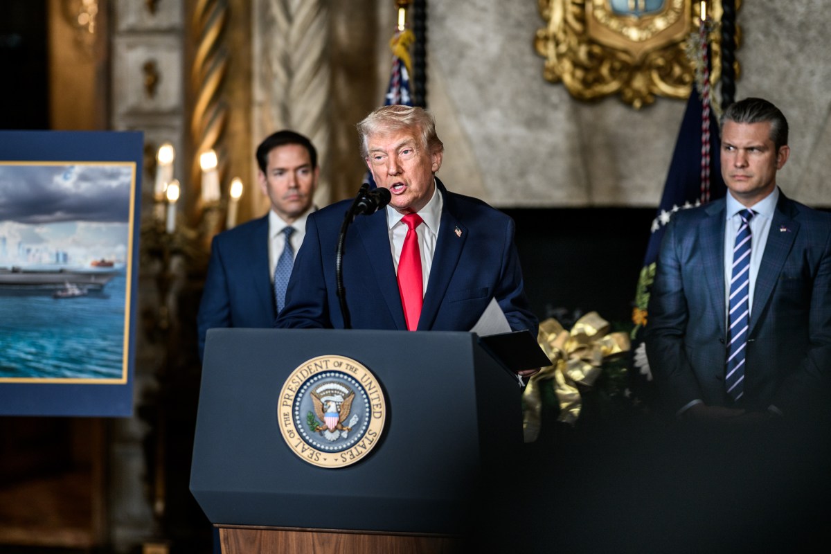 President Donald Trump, joined by Secretary of War Pete Hegseth, Secretary of State Marco Rubio, and Secretary of the Navy John Phelan, announces plans for a “Golden Fleet” of new U.S. Navy battleships, Monday, December 22, 2025, at the Mar-a-Lago Club in Palm Beach, Florida. (Official White House Photo by Daniel Torok)